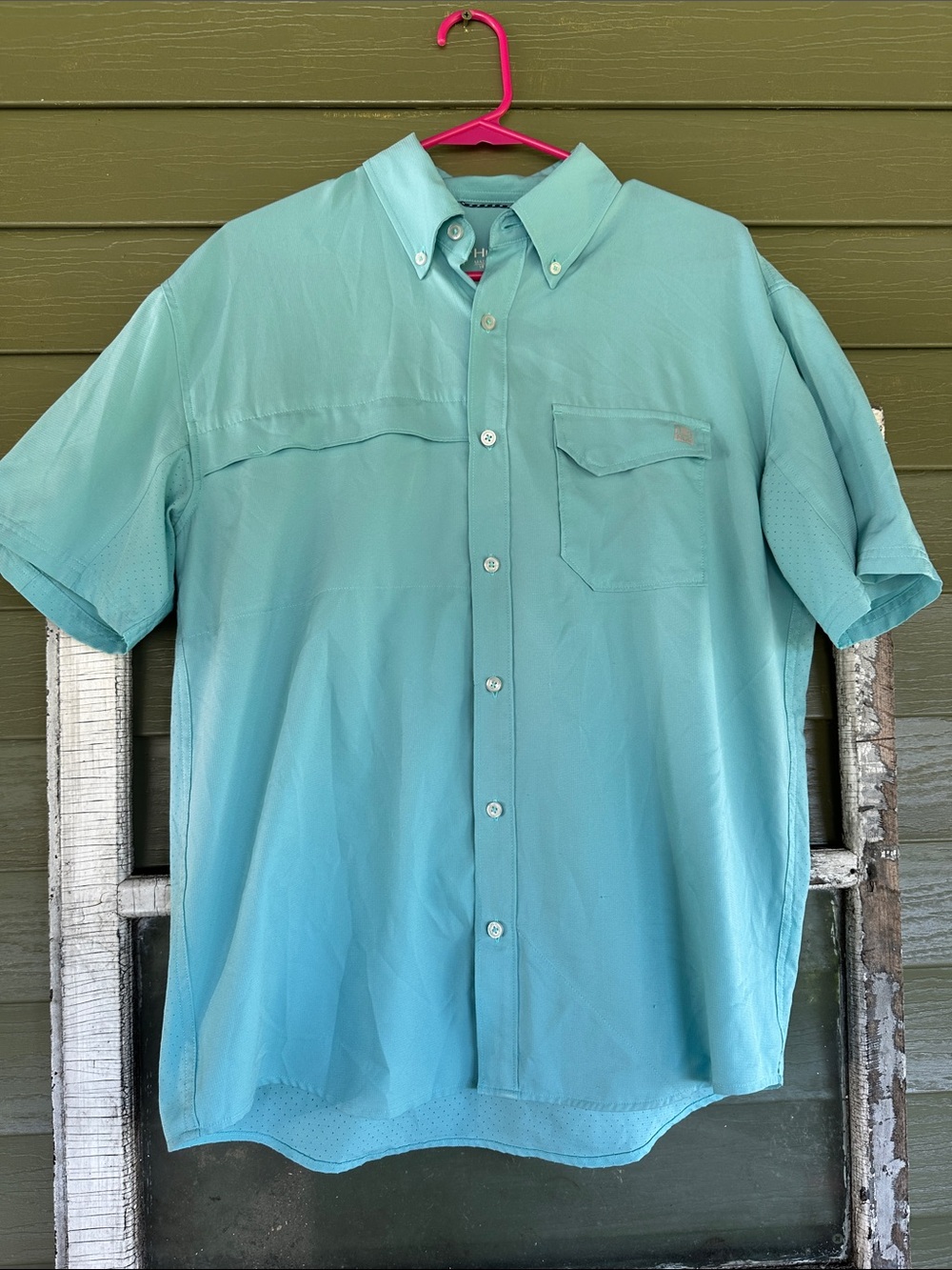Huk Men's Short-Sleeve Fishing Button-Down Shirt in Teal Gradient